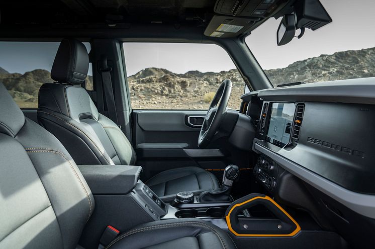 2023_FORD_BRONCO_BADLANDS__INTERIOR_29