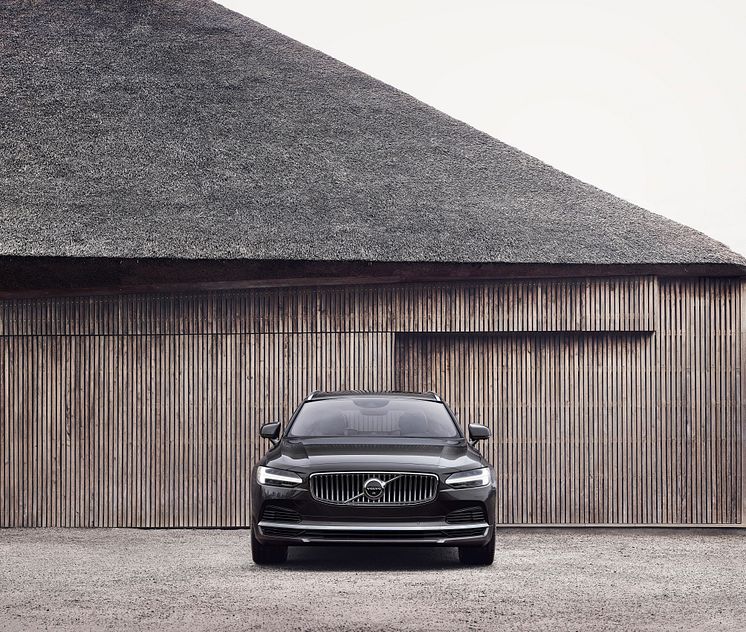 Volvo S90 Recharge T8 plug-in hybrid i Platinum Grey