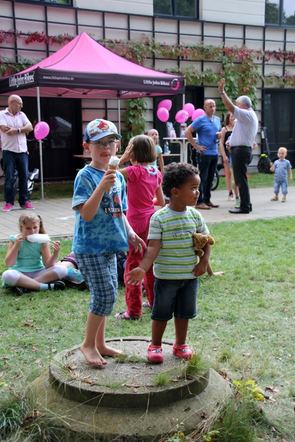 Tag der offenen Tür im Kinderhospiz: Bärenherz-Sommerfest lockt 1.000 Besucher in den Kees’schen Park