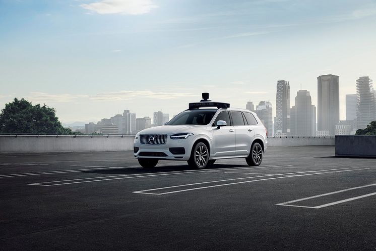Volvo_Cars_and_Uber_present_production_vehicle_ready_for_self-driving (2)