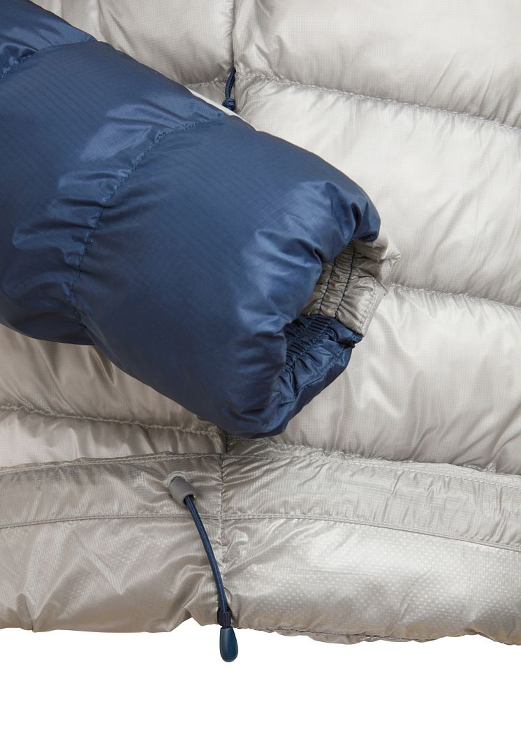 Cirrus_Ultra_Hoody_TempestBlue_LightZinc_QIP_21_TLZ_Detail_03.jpg