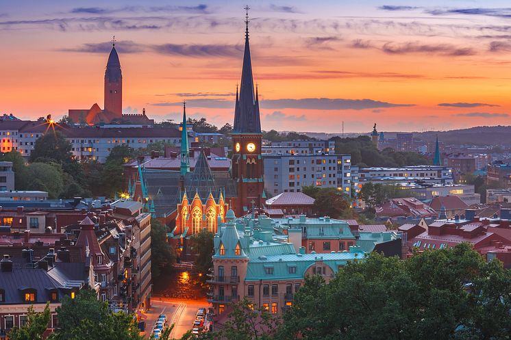 DEST_SWEDEN_GOTENBURG_SUNSET_SKYLINE_GettyImages-1059338702_Universal_Within usage period_96008