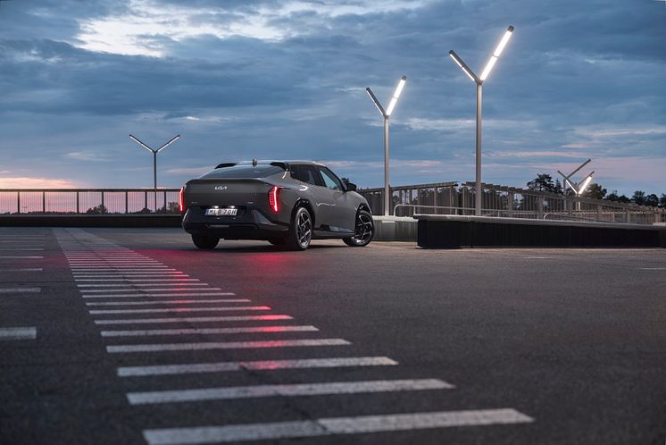 Elbilen Kia EV4 lanseras Sverige 