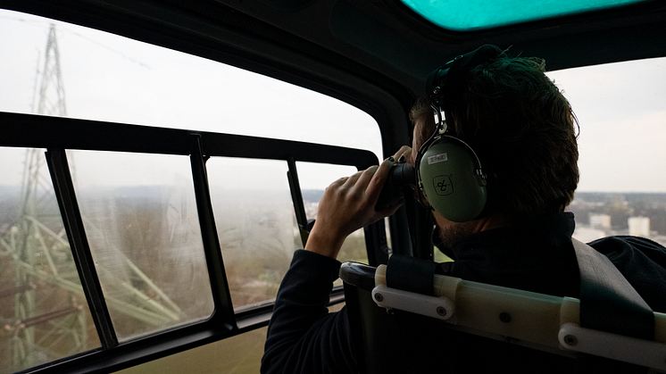 Leitungsbefliegung_im_Heli