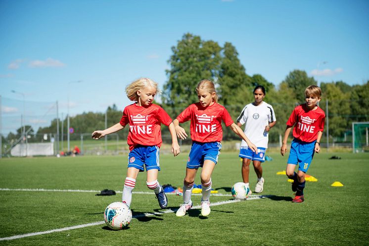 TINE viderefører avtalen med NFF, og tusenvis av barn i hele Norge er sikret nye sesonger med TINE Fotballskole