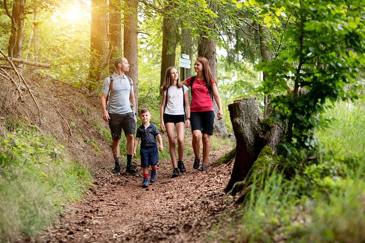 Eibenstock_Sosa_Wandern_Köhlerweg_Familie_Foto TVE_Studio2media800A9173.jpg