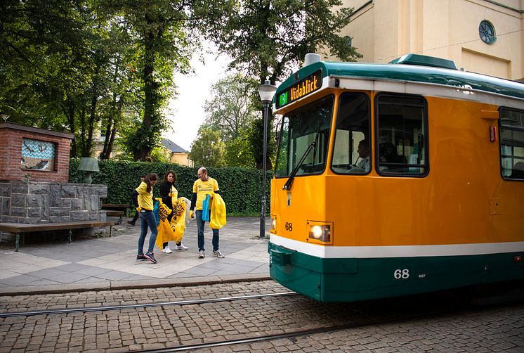 Städa Norrköping vid spårvagn.