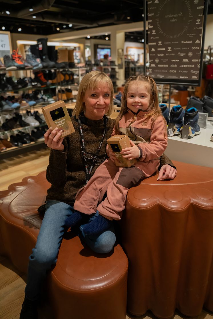 Skoringen og kundene i Tromsø støtter Barnekreftforeningen