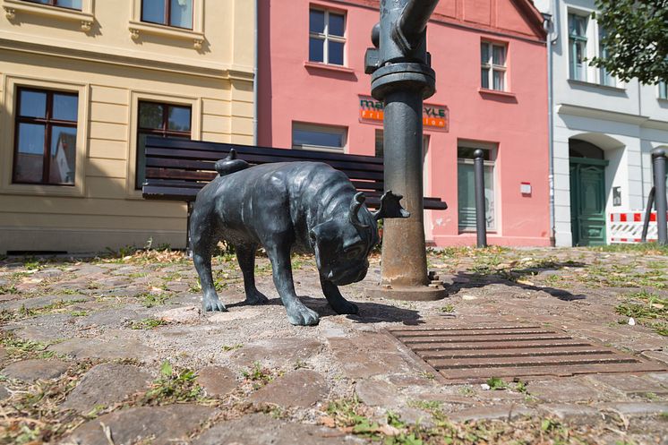 Mopsfigur von Loriot in Brandenburg/Havel