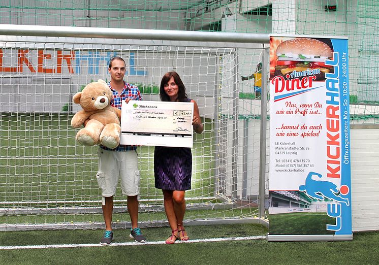 Kicken für Bärenherz: Benefiz-Fußballturnier in der Le Kickerhall