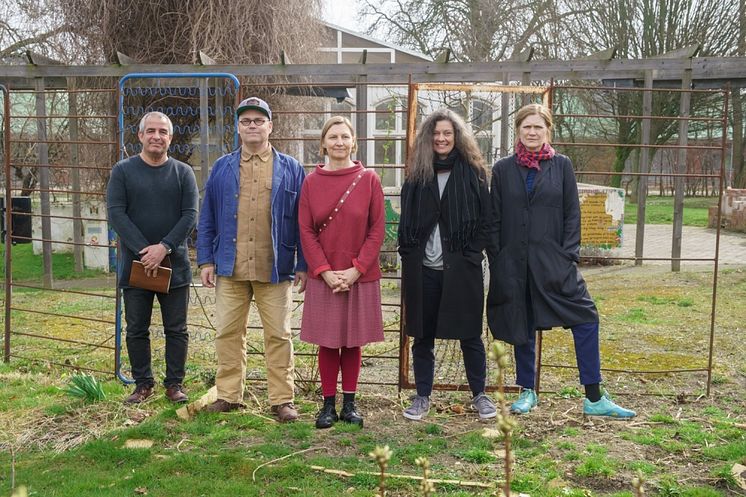 De professionella konstnärer som arbetar i projektet är Jafer Taoun, Richard Johansson, Mette Björnberg, Lena Ignestam och Carina Zunino