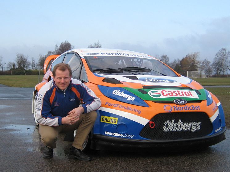 Andreas Eriksson vid sin nya Ford Fiesta Rallycross division 1 bil