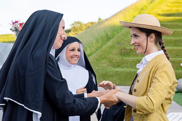 The Sound of Music 1: Isabel Schwartzbach, Anne Suppli, Randi Winther: Foto: Esben Salling