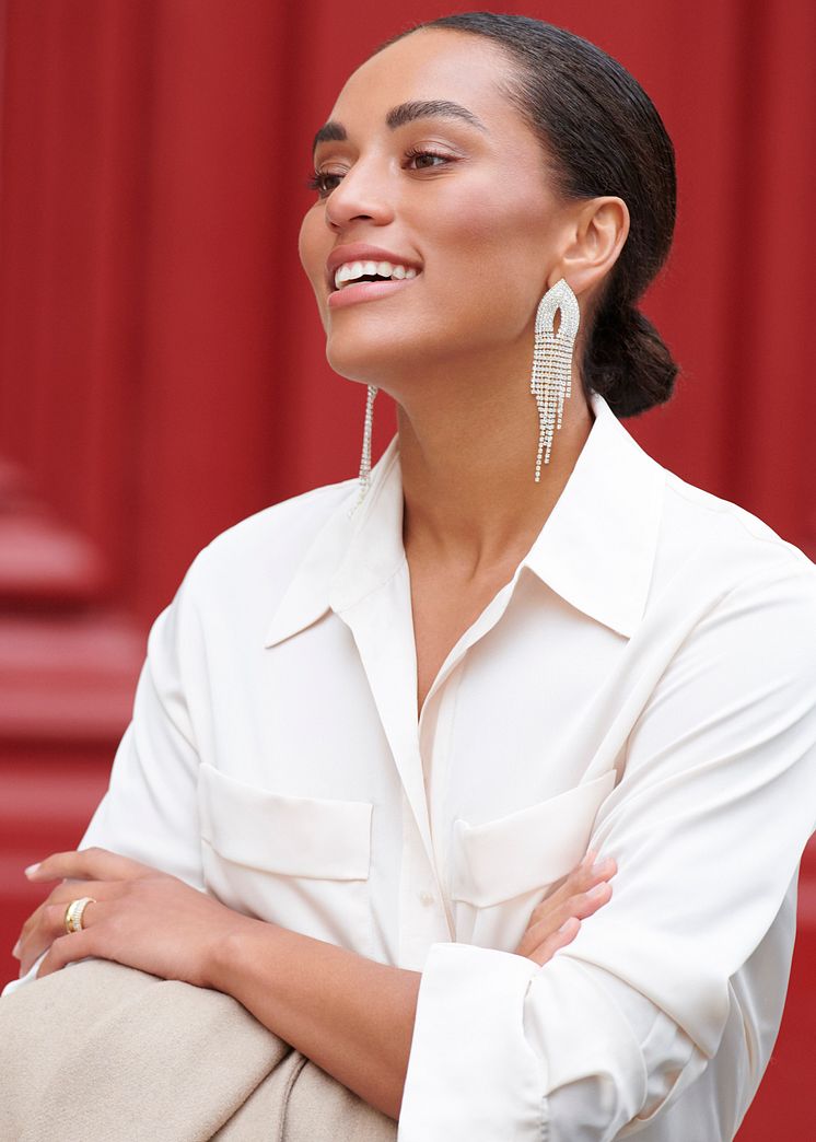 Earrings with rhinestones model pic