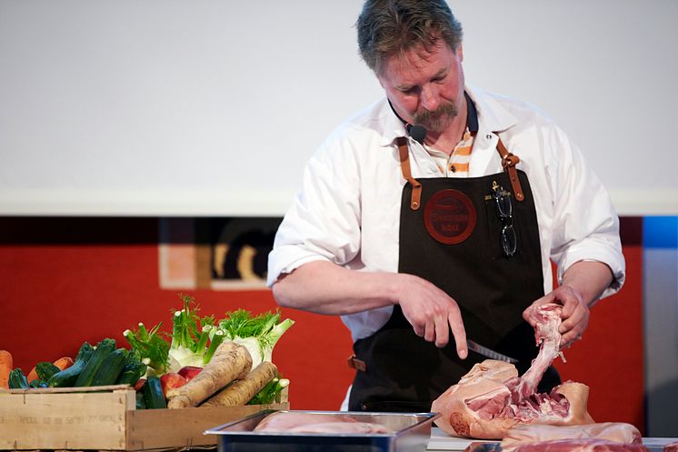 Styckaren Mikael Kjellsson på Svenskt Kötts pressträff om svensk gris