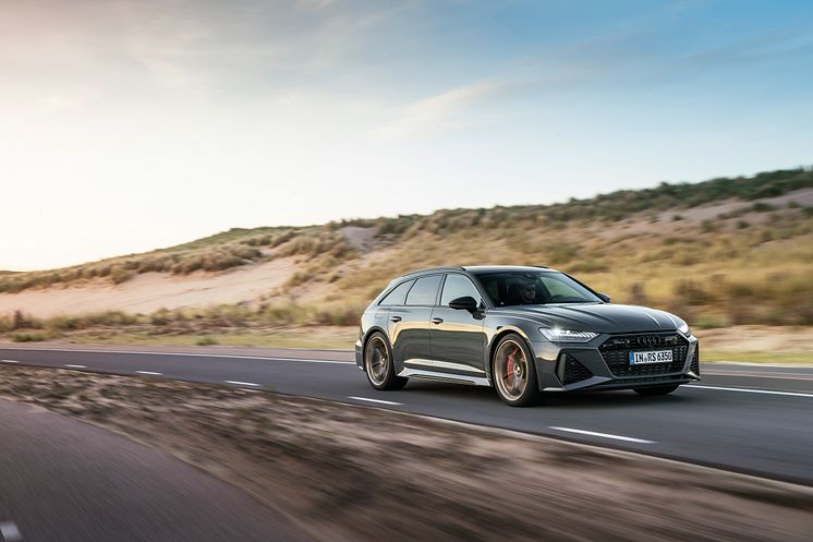 Audi RS 6 Avant performance (Nimbusgrå perleeffekt)