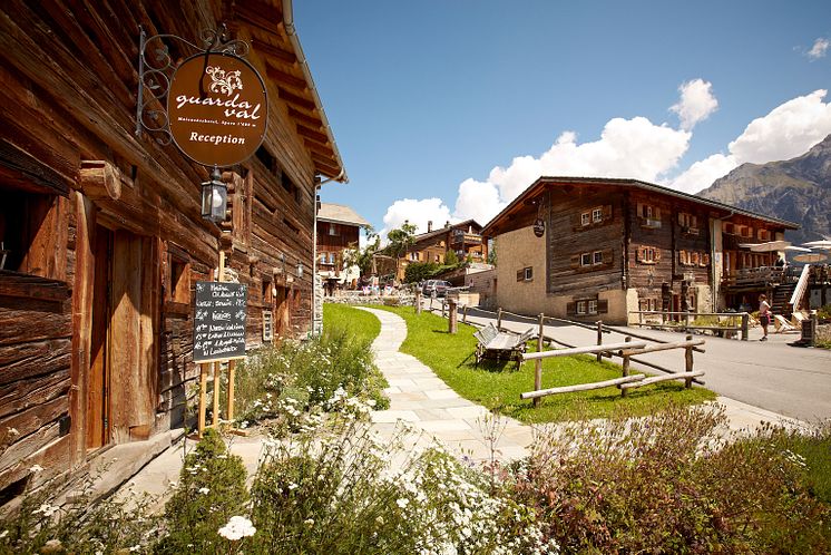 Hotel Guarda_Val aussen © Foto  guardaval.ch