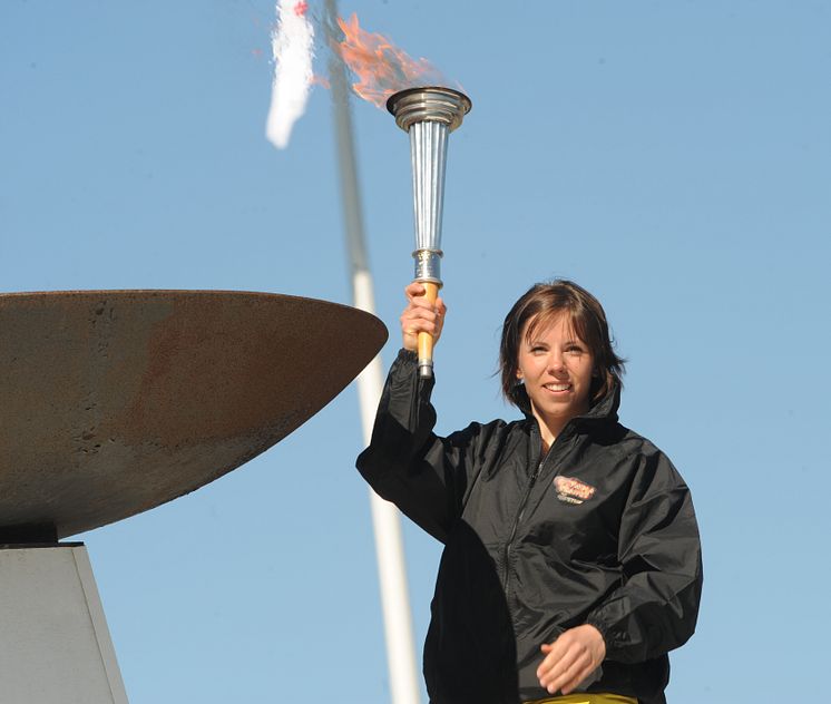 Charlotte Kalla tänder elden på Olympiatravet 2009