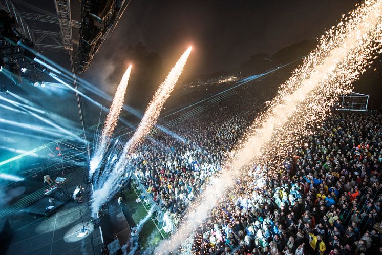 Highasakite avslutter fredagen på Øyafestivalen 2016. 