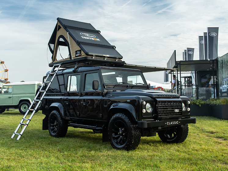 LAND ROVER CLASSIC INTRODUCES NEW CLASSIC DEFENDER PARTS AT GOODWOOD REVIVAL 2