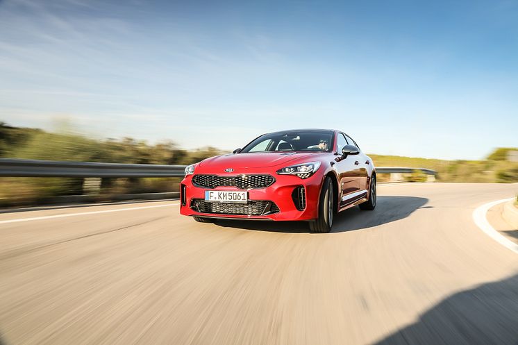 Kia Stinger_108