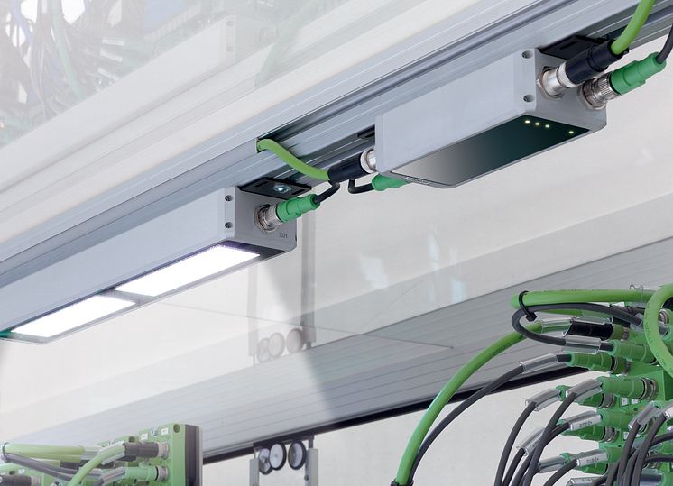 Blændfri LED maskinamatur med integreret glas