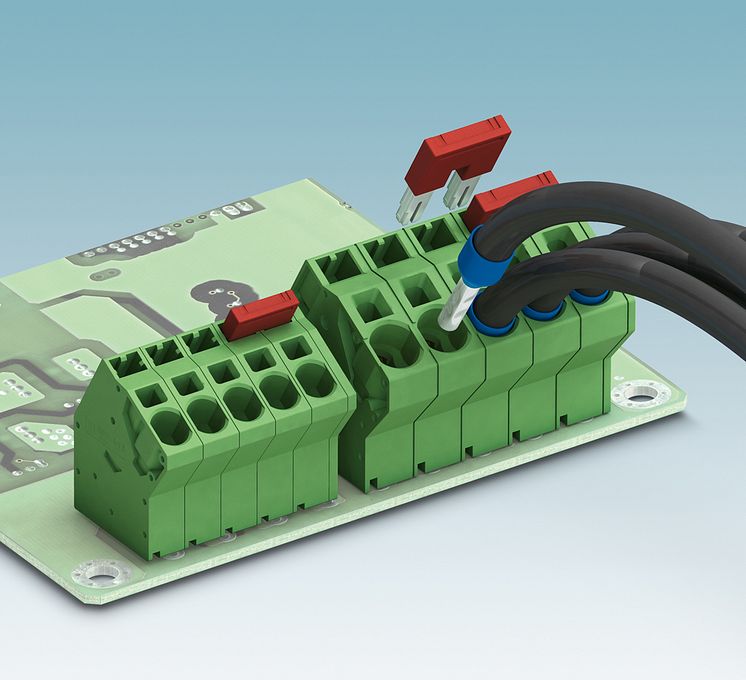 Angled PCB terminal block for power electronics