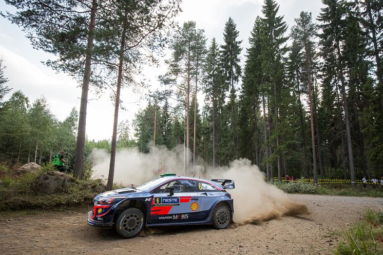 Hyundai behåller ledningen i WRC.