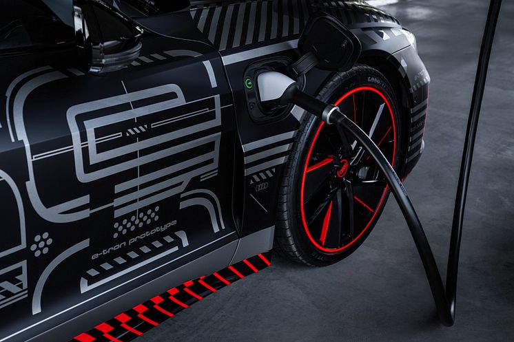 Audi e-tron GT concept (camouflage)