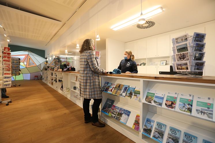 Die Mitarbeiter*innen des Welcome Centers in der persönlichen Beratung