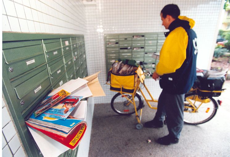 Überquellender Briefkasten