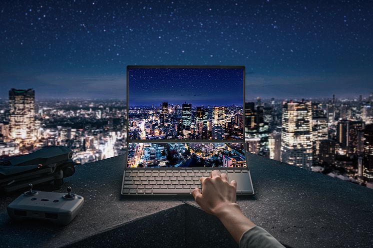 Zenbook Pro 14 Duo OLED_UX8402_Scenario photo_04