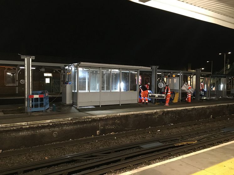 Tulse Hill new platform canopy construction