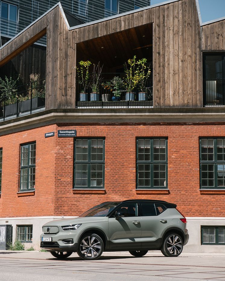 VolvoXC40_Recharge-Twin - Sage Green