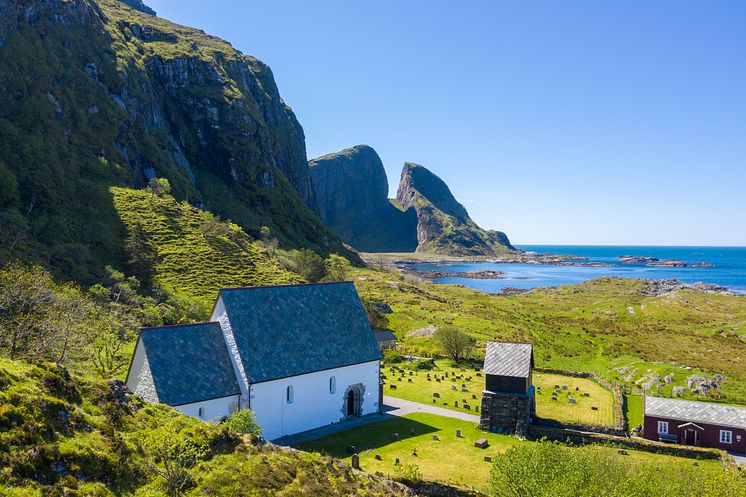 Saga island Kinn and Kinn Church - FOTO - VISIT FJORDKYSTEN.JPG