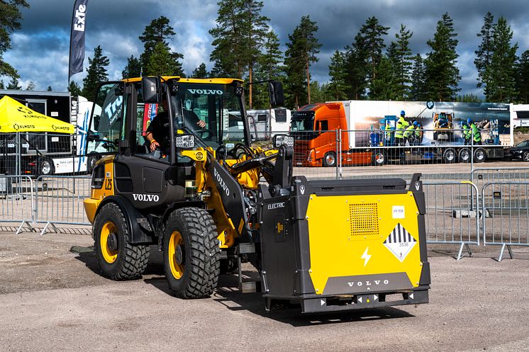 Volvo L25 Electric och PU40 kraftaggregat