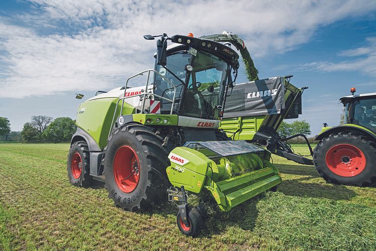 JAGUAR The suspended frame of the PICK UP 300 provides optimal ground adaptation.