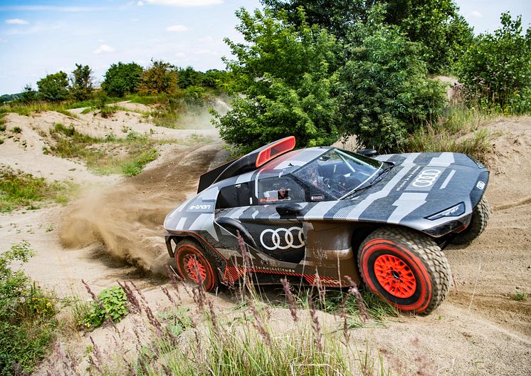 Audi RS Q e-tron (Dakar Rally)