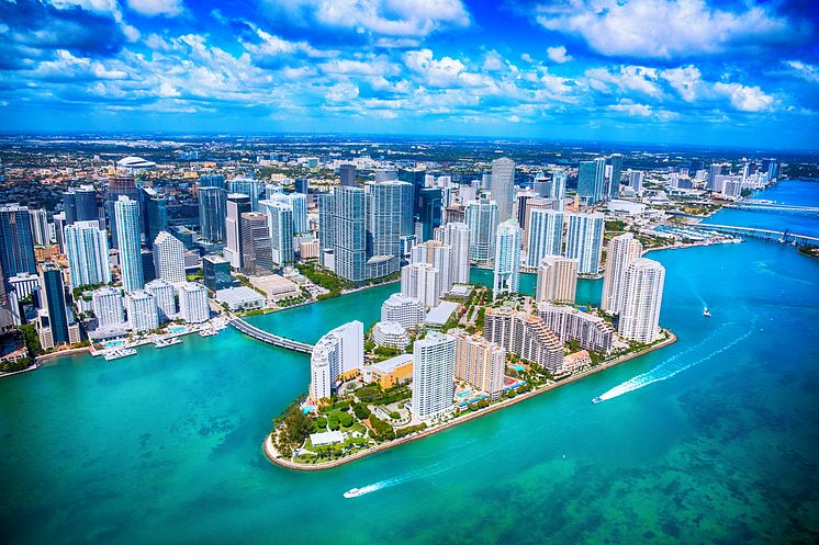 DEST_US_FLORIDA_MIAMI_DOWNTOWN_CITY_AERIAL_BISCAYNE-BAY_GettyImages-802893644_Universal_Within usage period_59442.jpg