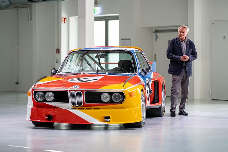 Alexander Calder BMW 3.0 CSL sammen med Jochen Neerpasch i 2021