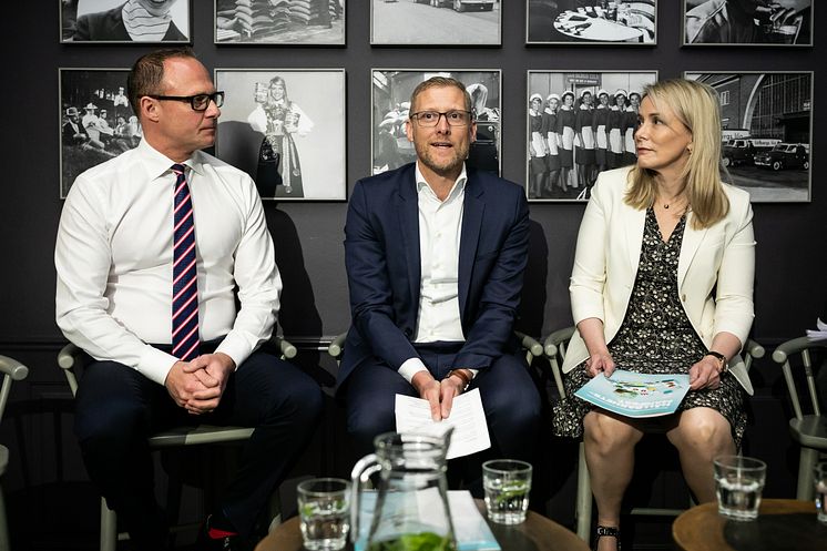 Björn Hellman, vd Livsmedelsföretagen, Lars Appelqvist, ordf. Livsmedelsföretagen och vd Löfbergs, Anna Malmhake, vice ordf. Livsmedelsföretagen och vd The Absolut Company