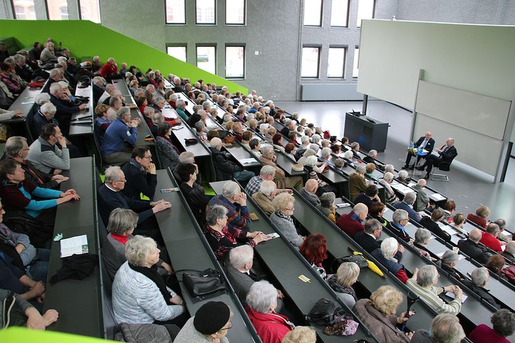 Ministerpräsident Dr. Dietmar Woidke eröffnete das 24. Sommersemester des Seniorenseminars der TH Wildaue