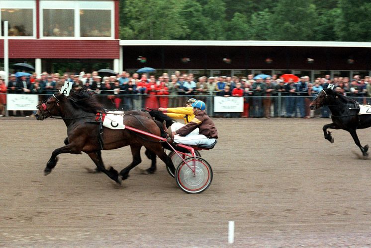 Den hårda slutstriden i landskampen