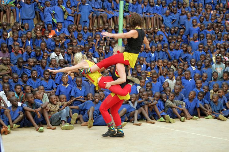 Bild från Clowner utan Gränsers turné i D.R. Kongo och Rwanda 2013