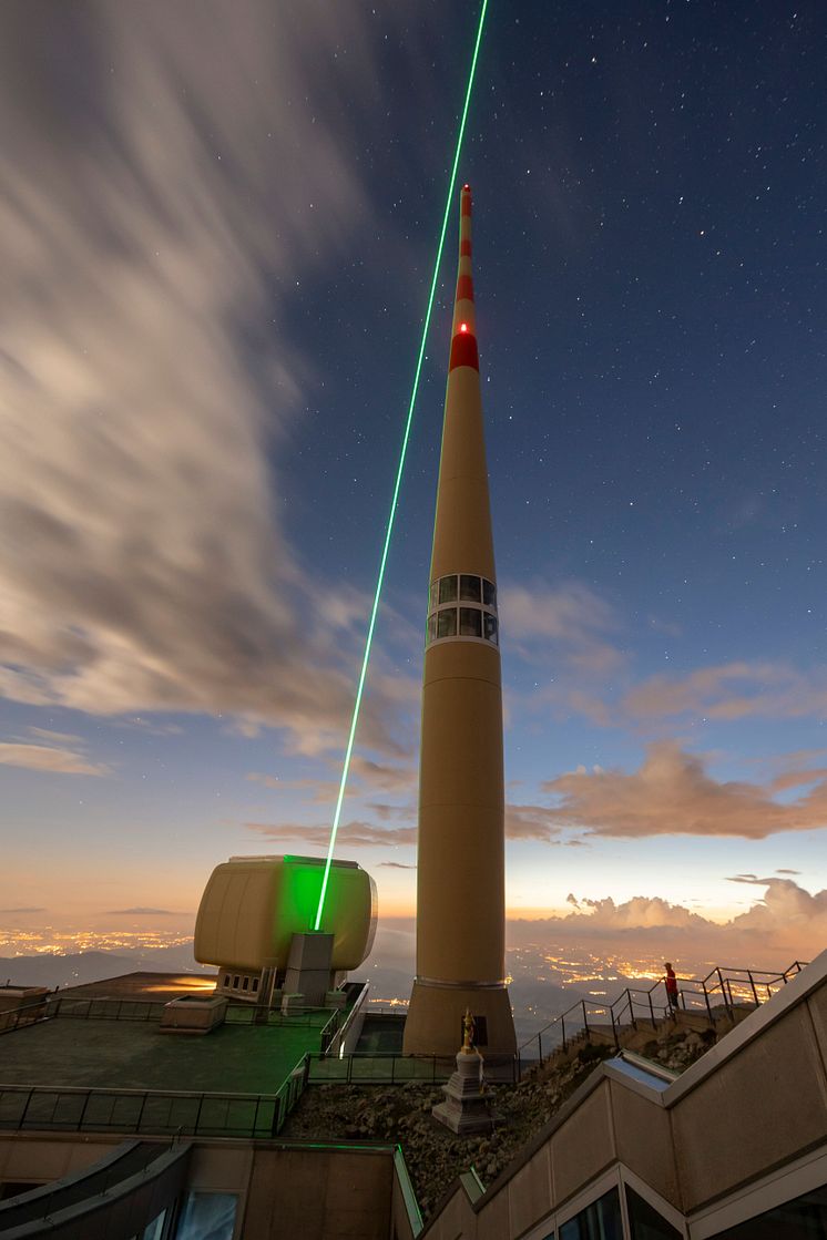 Big RGB-Green-laser-beam
