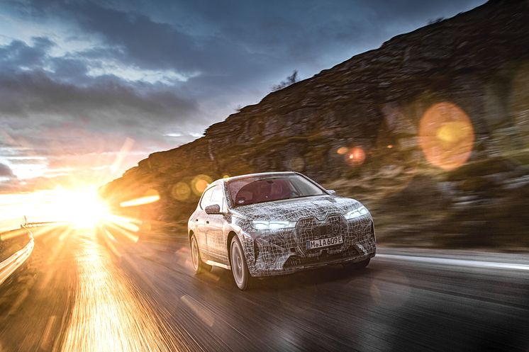 BMW iX i Norge