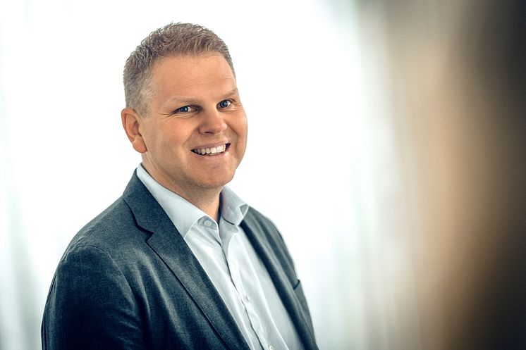 Nicholas Pettersson foto Fond och Fond mediumres