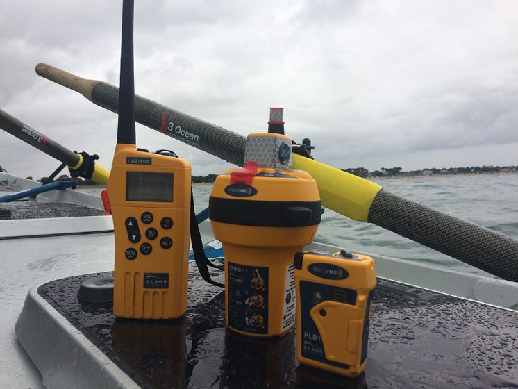 Hi-res image - Ocean Signal - Ocean Signal has supplied ocean rowing team Carbon Zerow with four rescueME PLB1s, a SafeSea E100G EPIRB and a SafeSea V100 VHF radio