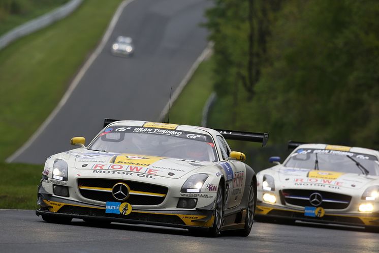 24H Rowe team battle for third place