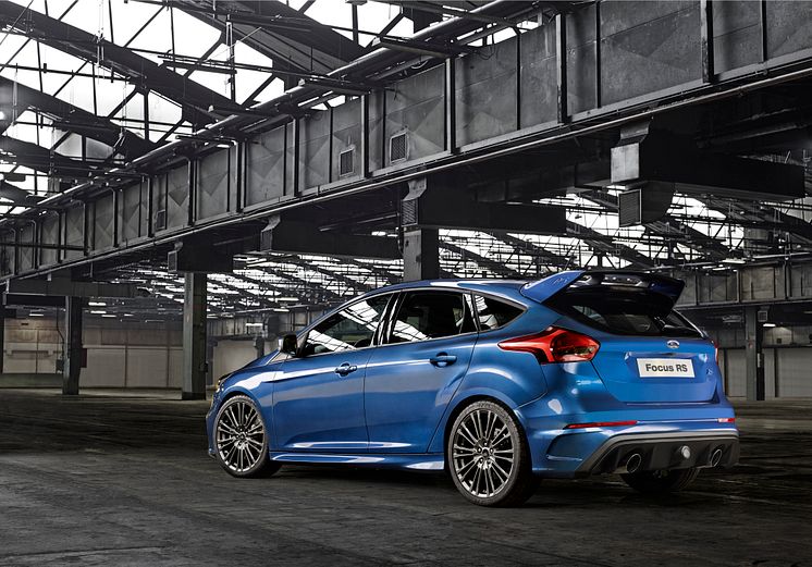 Ford viser nye Ford Focus RS; høyytelsesbil med innovativt firehjulsdrift-system